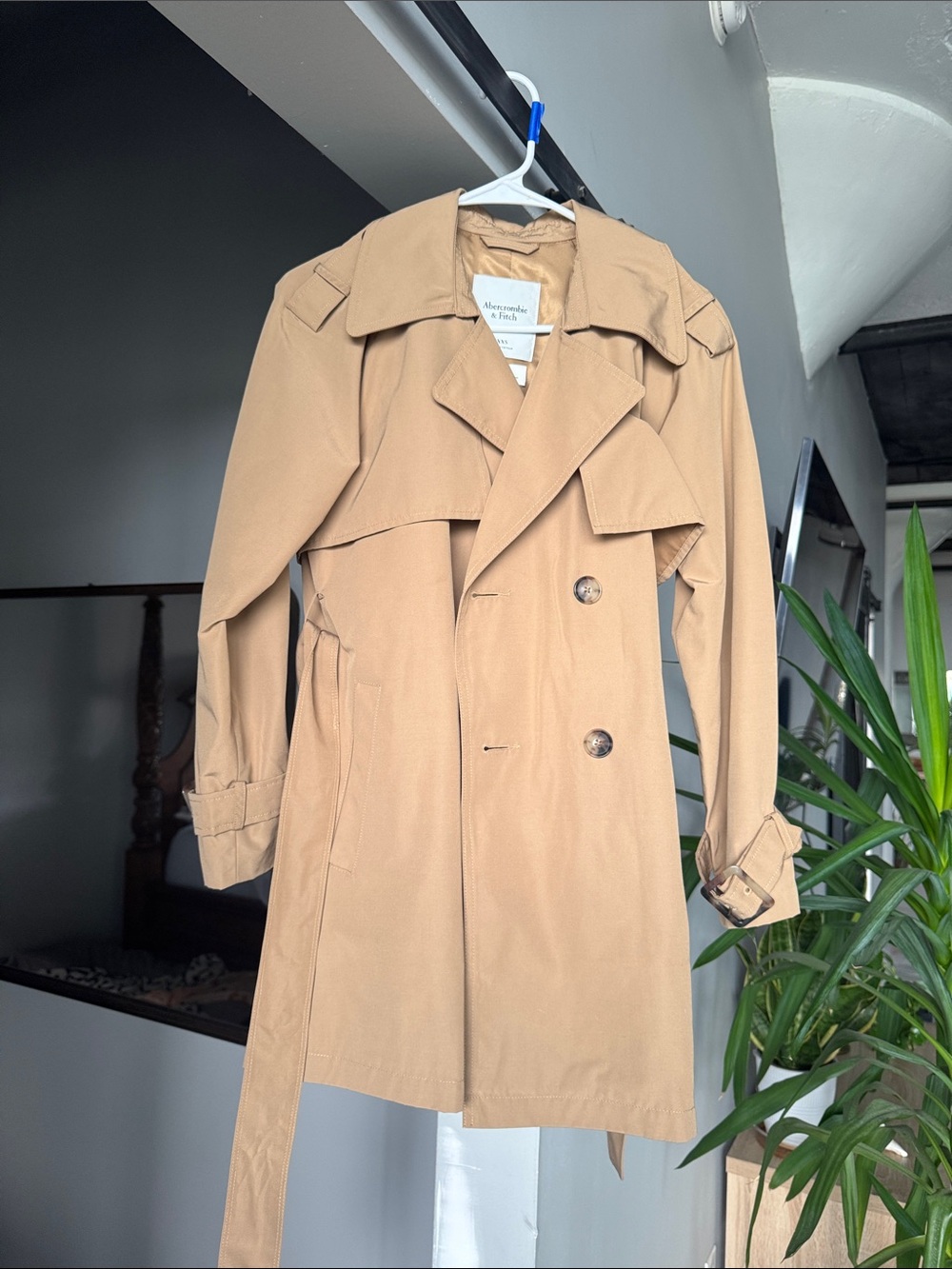Abercrombie & Fitch Women’s Camel Trench Coat XXS